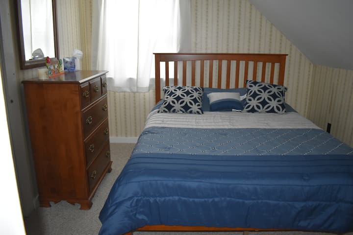 Dormitorio 2, cama tamaño queen