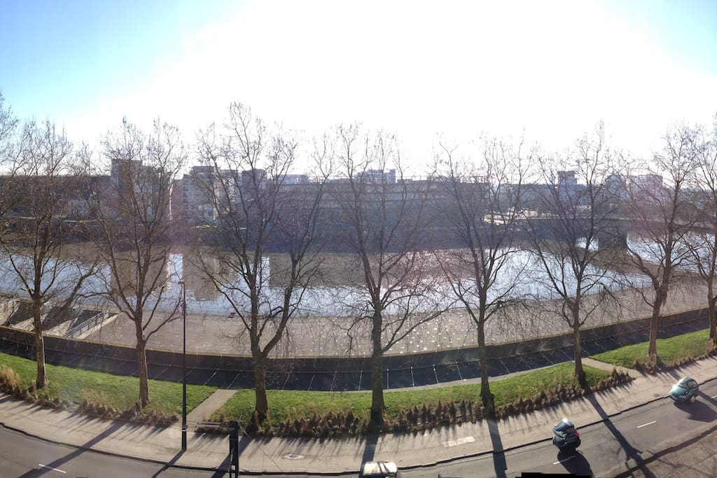 Vue de la fenêtre du salon