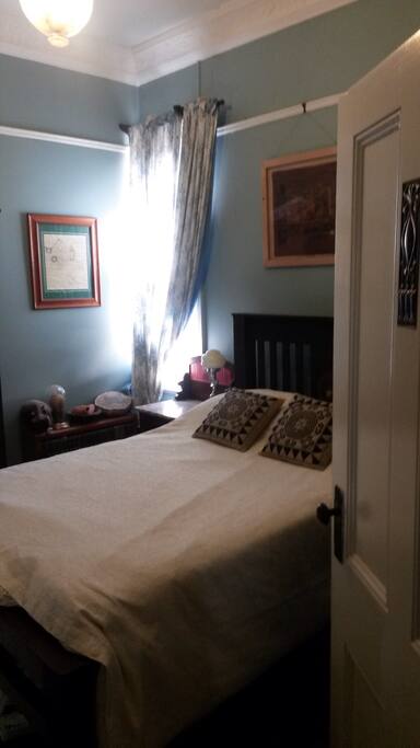 Bedroom 2 double size bed. Fireplace.