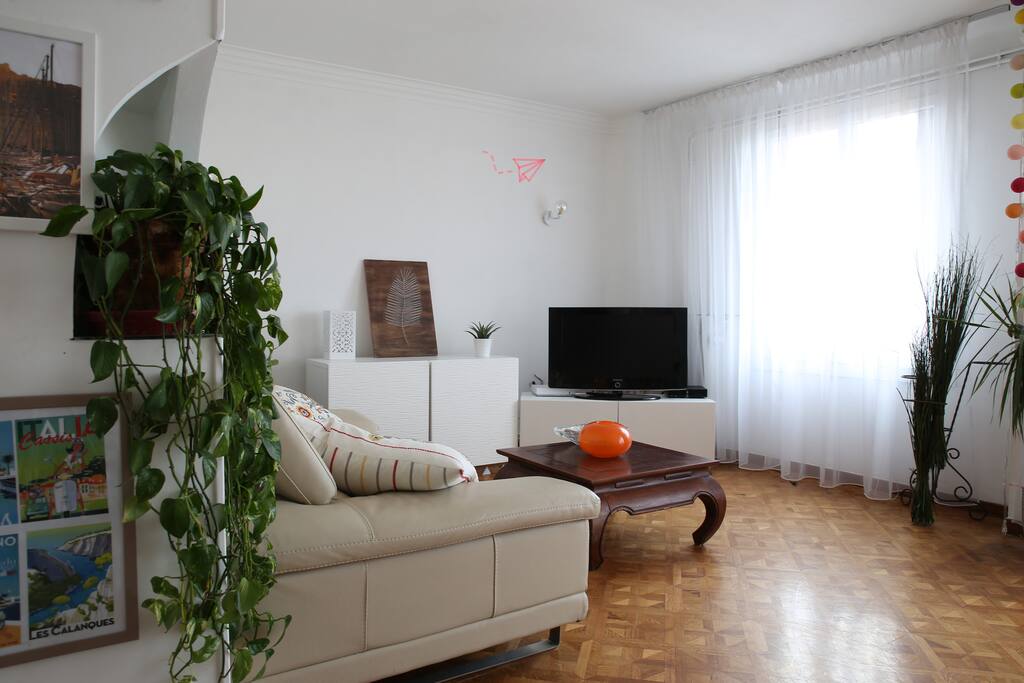 Cosy and bright living room