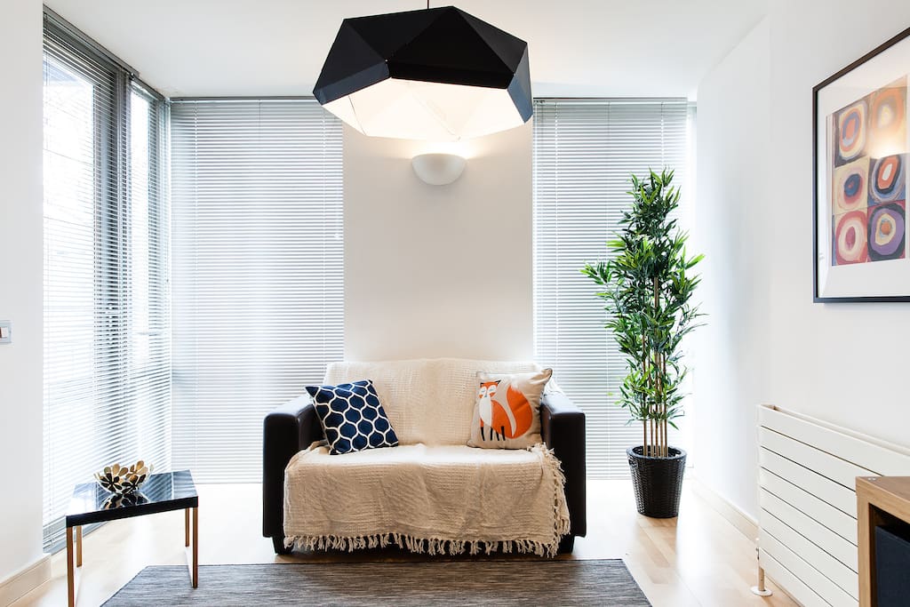 Intimate corner