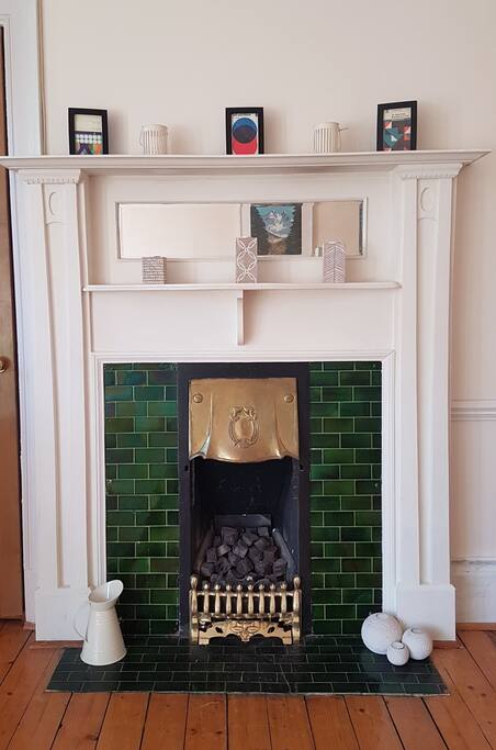 Living Room - Gas Fireplace