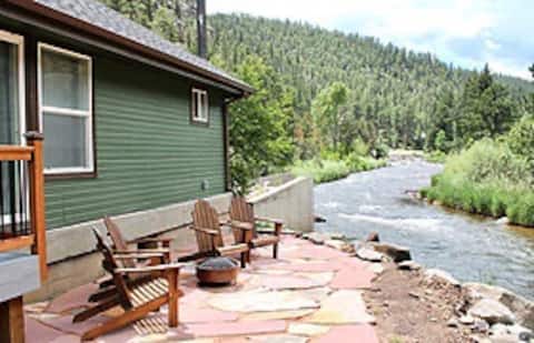 Longs peak cabin #1 at Elk Crossing Cabins