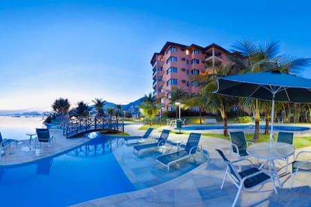 RESORT PORTO BALI - SUÍTE MASTER - FRENTE PRO MAR