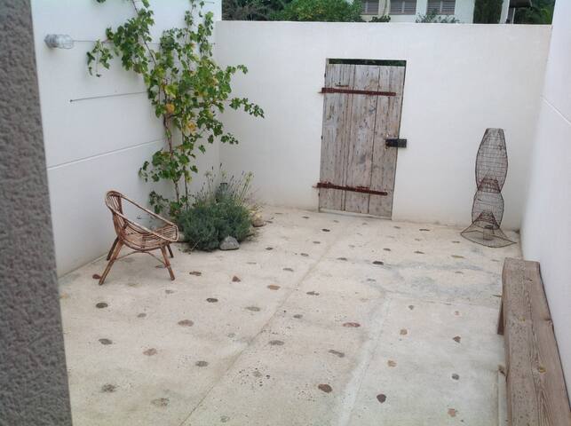 Spacieuse maison neuve 10/14 pers, 4mn des plages gallery image 3