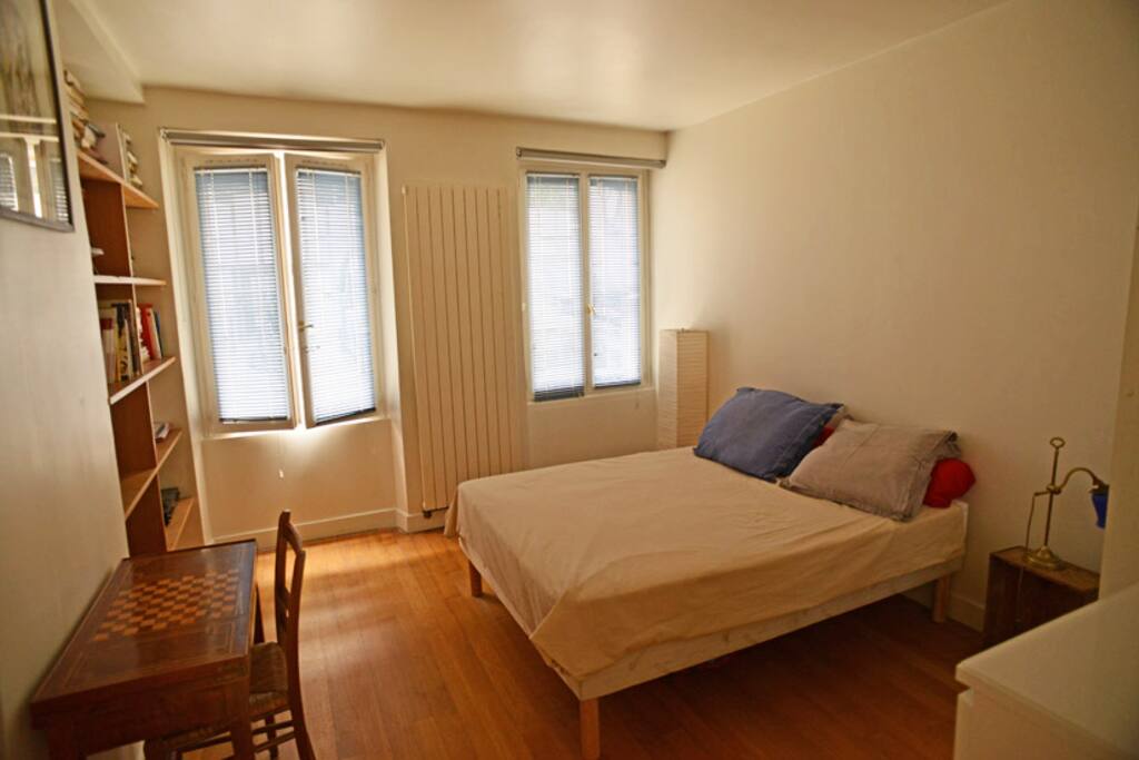 Chambre spacieuse et confortable
