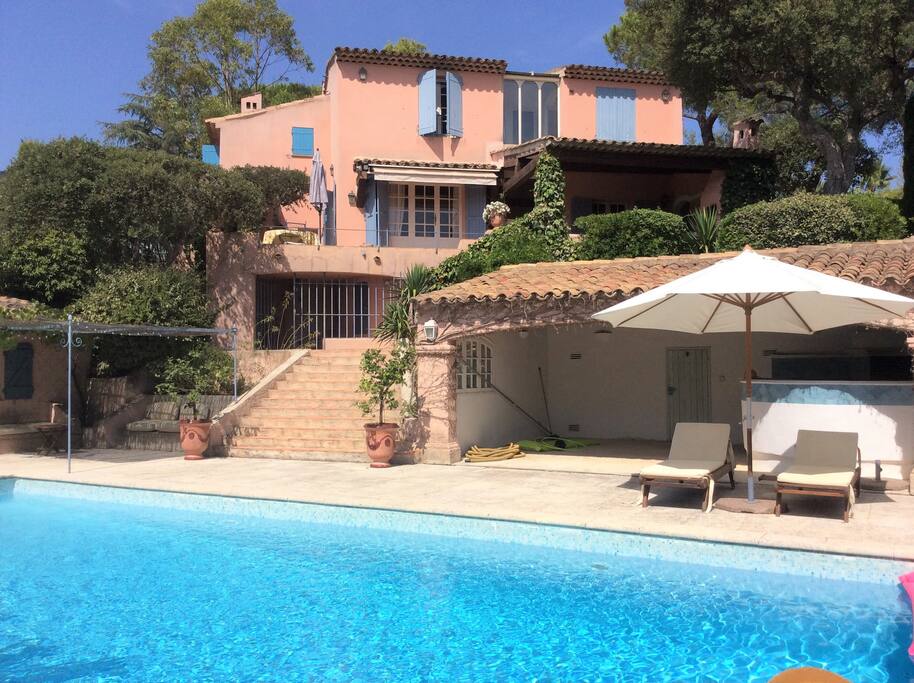 Vue d'ensemble de la piscine