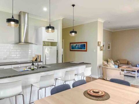 Quiet, convenient, spacious comfort in Goulburn