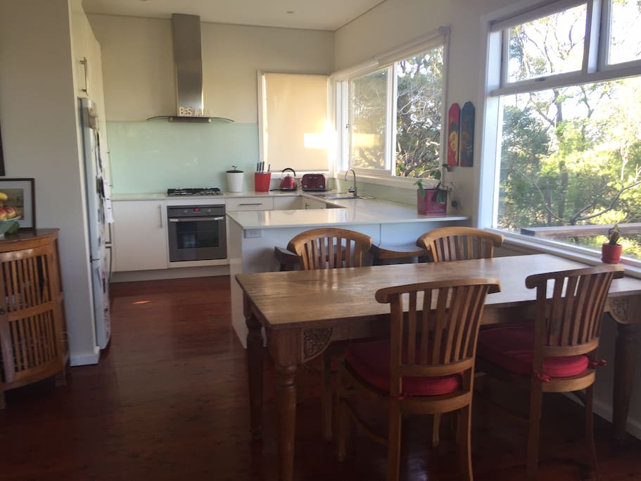 Open plan kitchen and dining