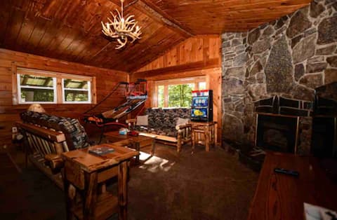 Cozy Cabin with fire pit hot tub centrally located