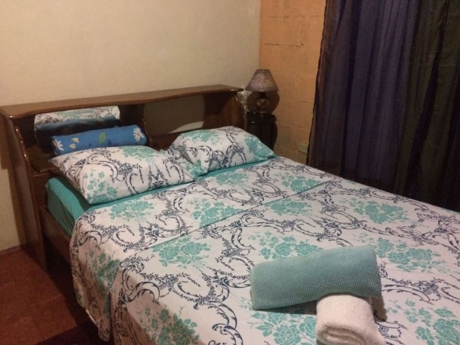 1 double bed/1 cama matrimonial