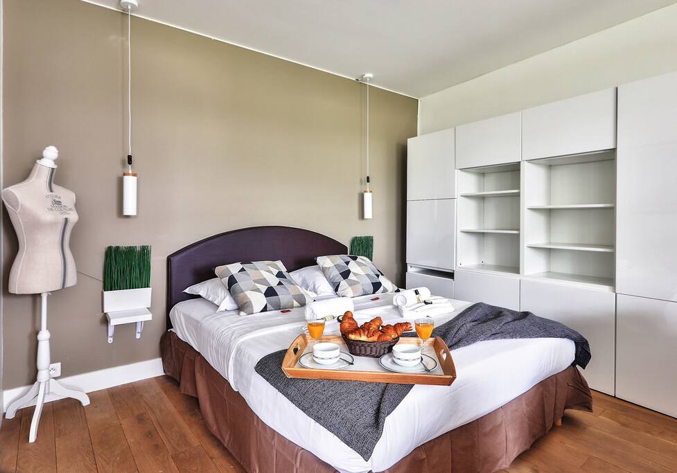 spacious bedroom