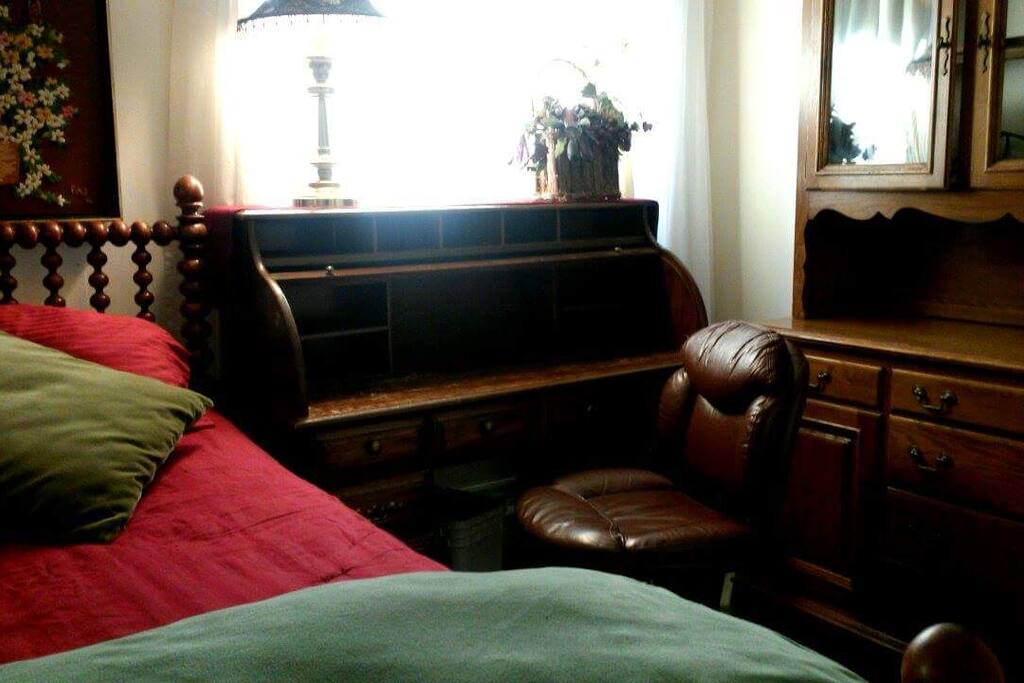 Room 2hpuse front