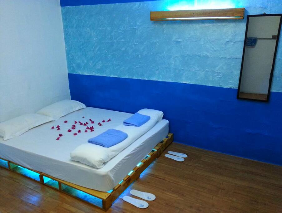 Standard Room for 2 person with bath room and aircon