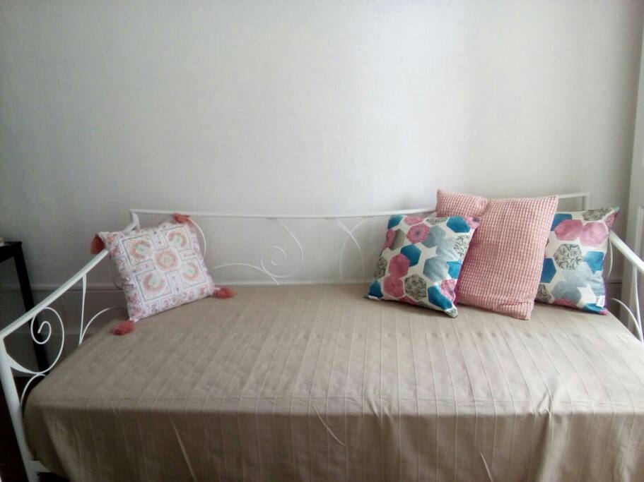 Single Bed
