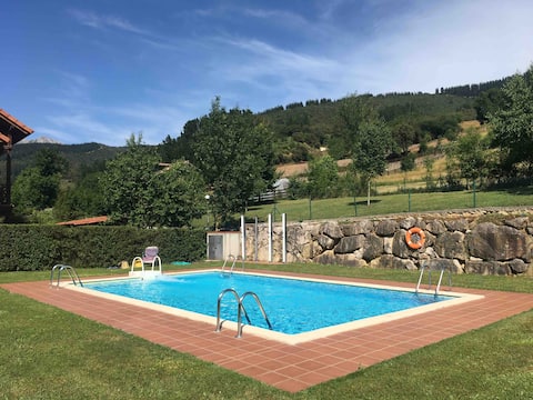 BEAUTIFUL VILLA NEXT TO POTES, 4 BEDROOMS - 3 BATHROOMS - POOL