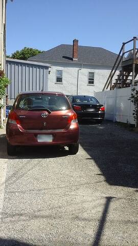 2 apartments in the heart of downtown Newport gallery image 5