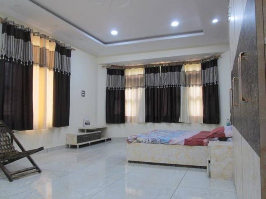 Queen Size Room