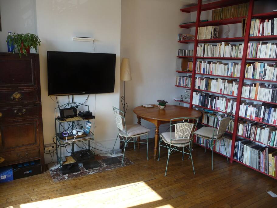 Le salon / salle à manger.