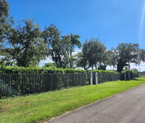 Finka Retreat Home with Basketball Court