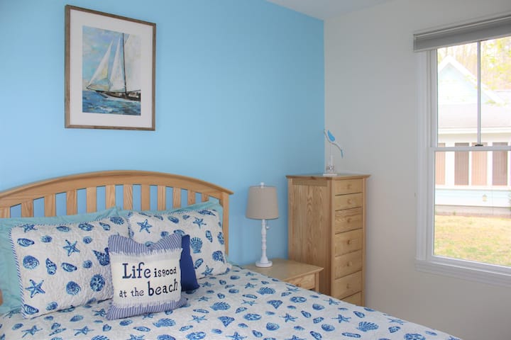 Segundo dormitorio con mucha luz solar