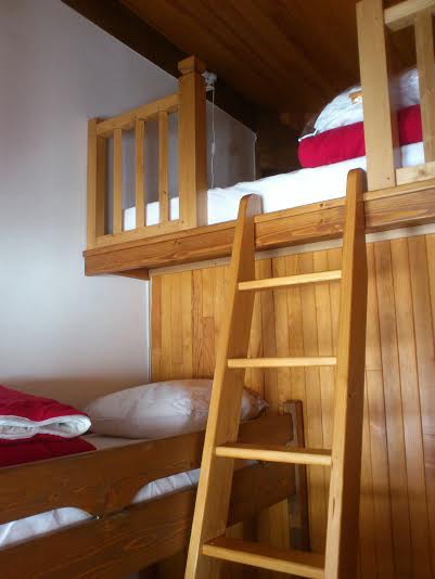 Спалня и мецанин легло 