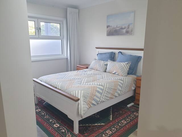 “Beaches”. 50 mtrs to beach. Disability compliant. gallery image 3