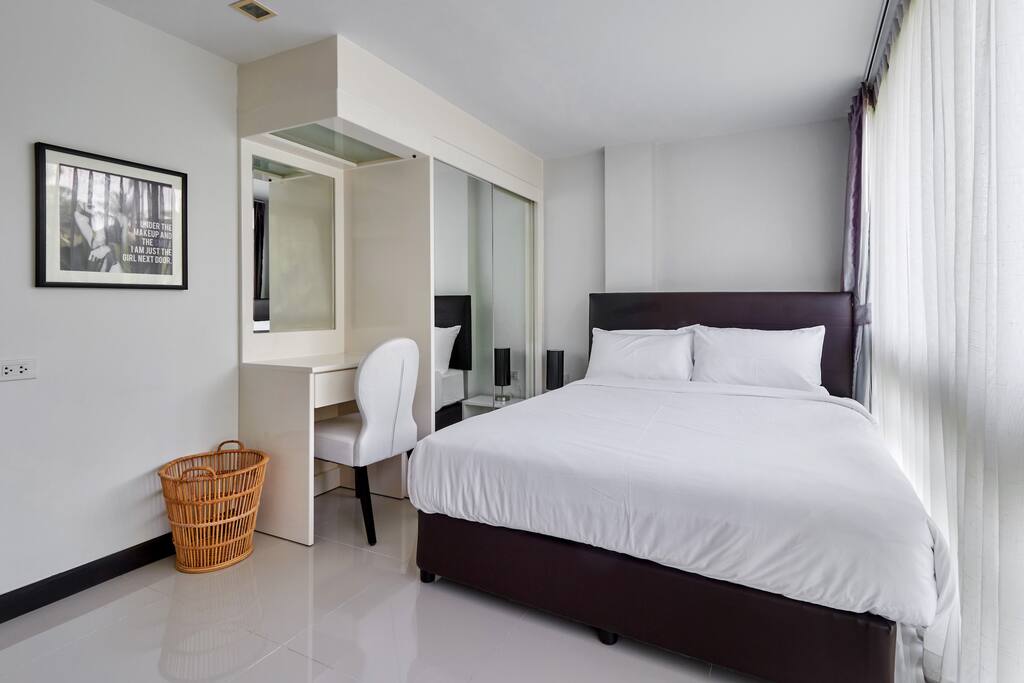 Second bedroom