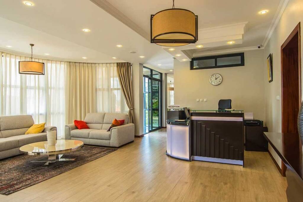 Lobby & Front desk