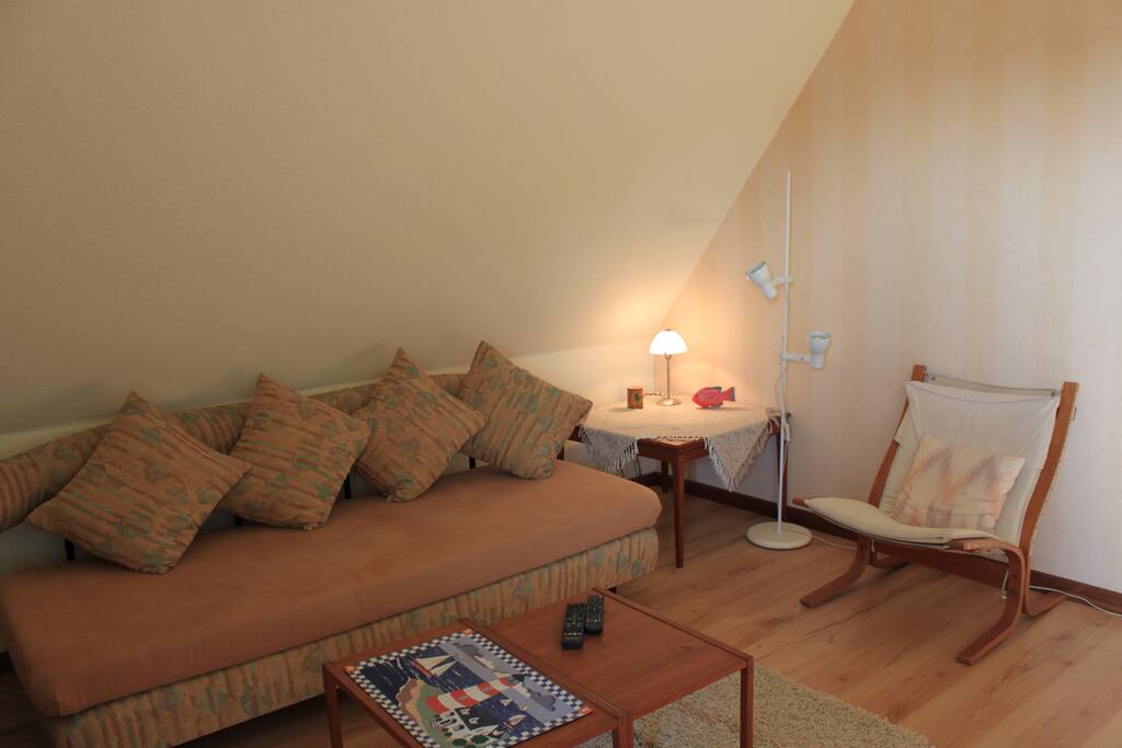 Wohnzimmer mit Schlafsofa