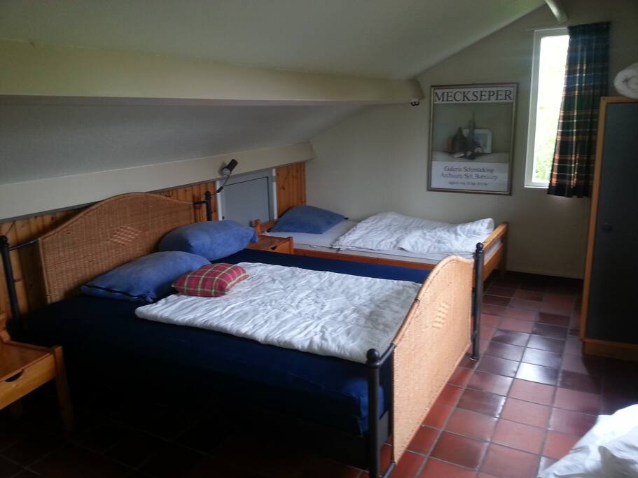 upper floor bedroom