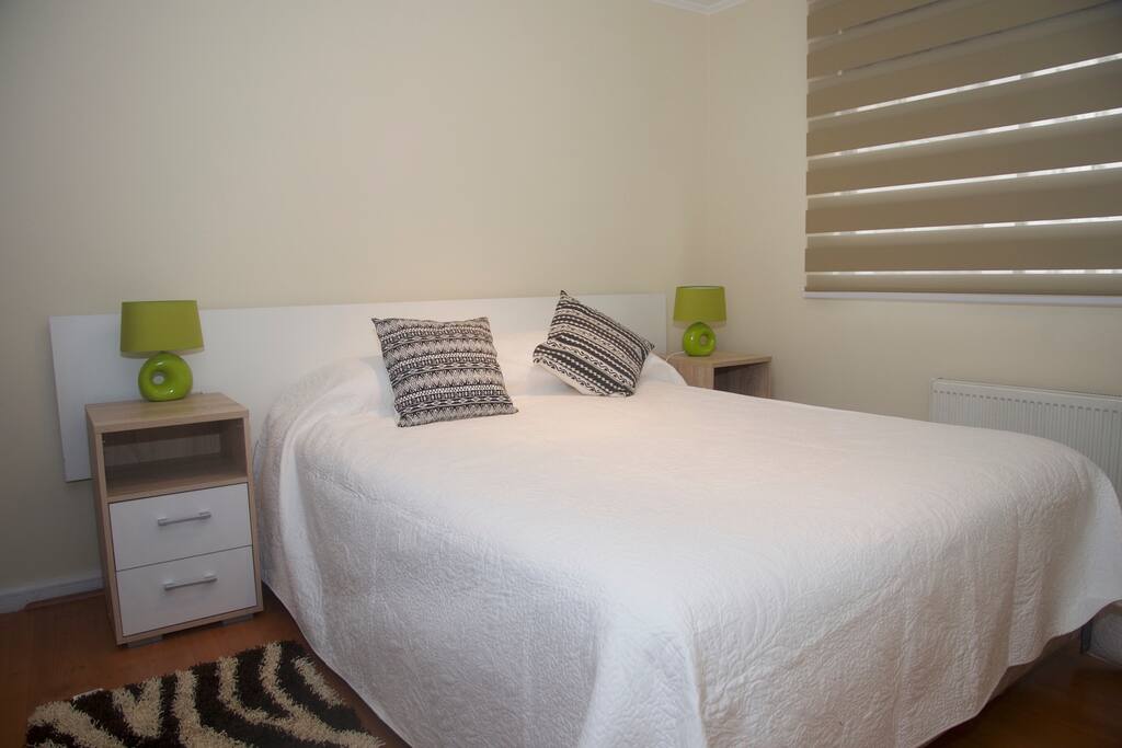 Habitación matrimonial con baño privado