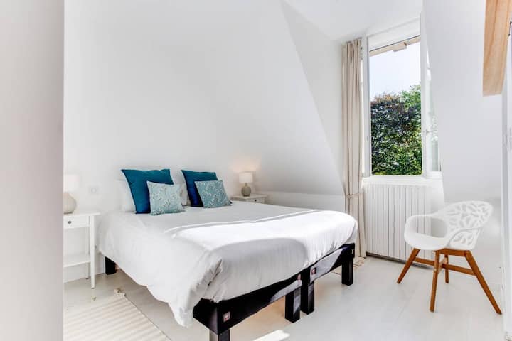 Chumba cha kulala na bafu ya chumbani