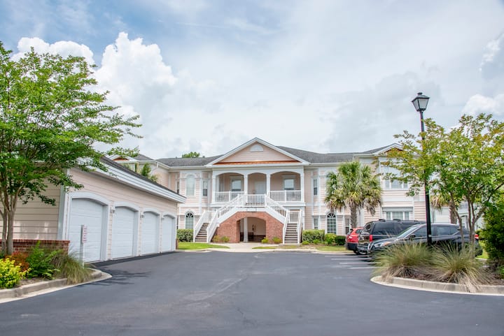 Bright, Spacious Condo - Pool & Beach Access. - Litchfield Beach, SC