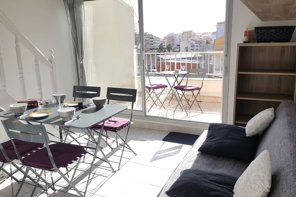 Séjour donnant sur la terrasse