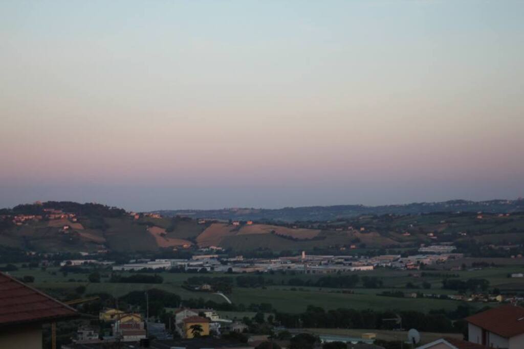 Foto dal balcone della cucina, tramonto