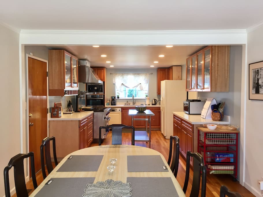 Kitchen & Dining