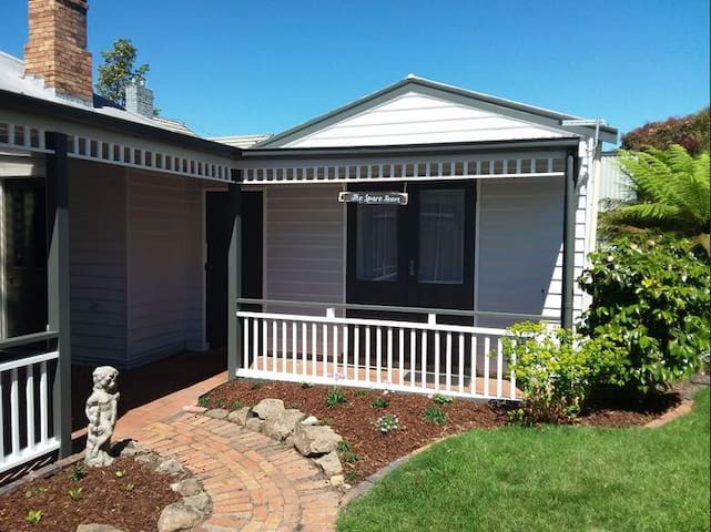 Jules Garden View Room.