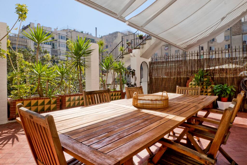 Terrace alfresco dining