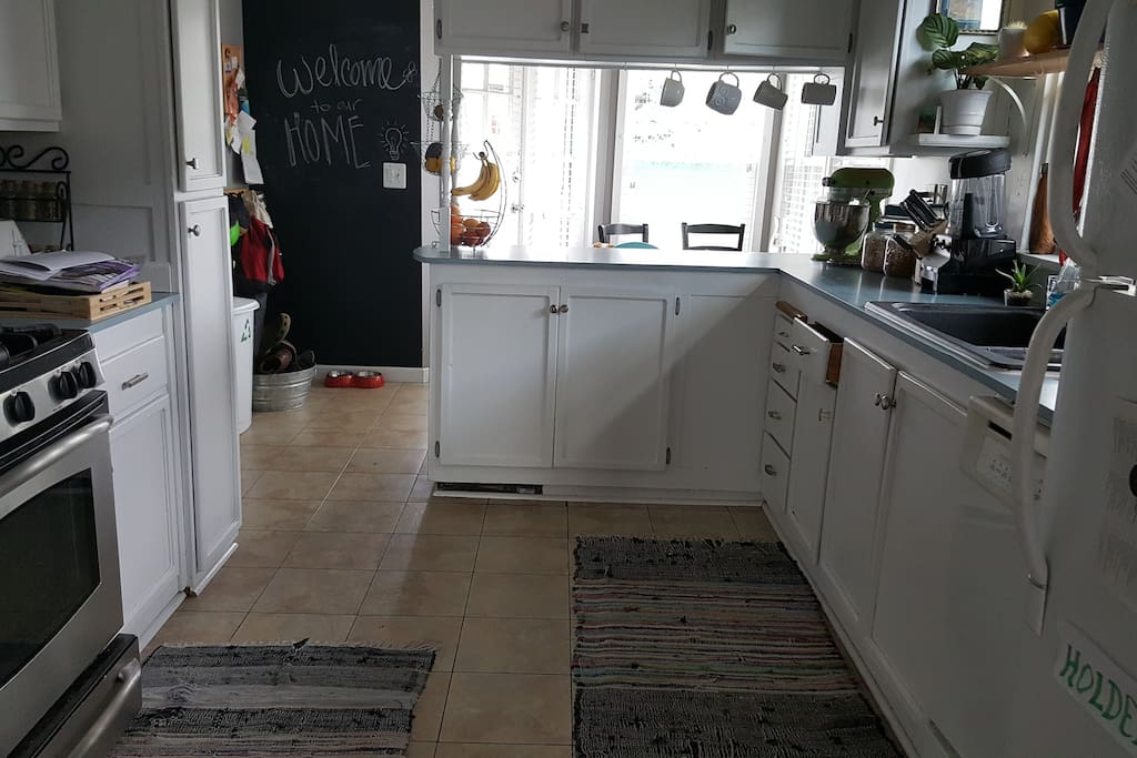 Fully equipped kitchen with gas range