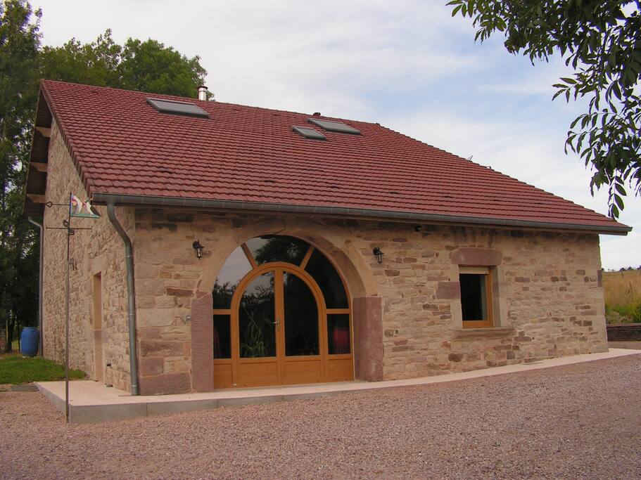 c'est ainsi qu'apparaît la maison lorsqu'on arrive