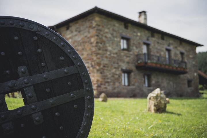 Casa rural en entorno natural cerca de ciudades. gallery image 4