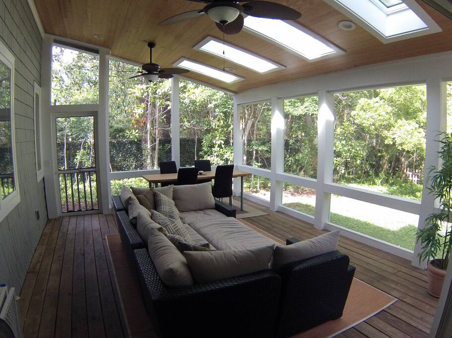 "Costa Rica Porch" w/ 4 skylights & tropical fans