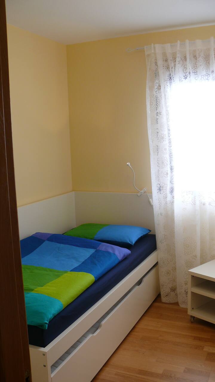 Schlafzimmer 2