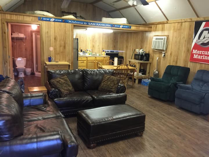 Lake Sam Rayburn Fishermens Getaway Cabin Tiny houses for Rent in