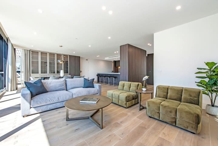 Spectacular Penthouse with City and Bay Views