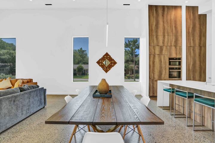 Modern Luxurious Midway Hollow | Driem House gallery image 5