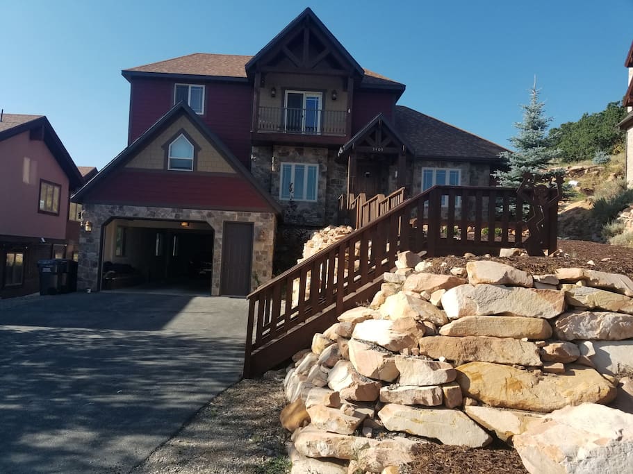 1 Mile from Canyons Ski Resort!