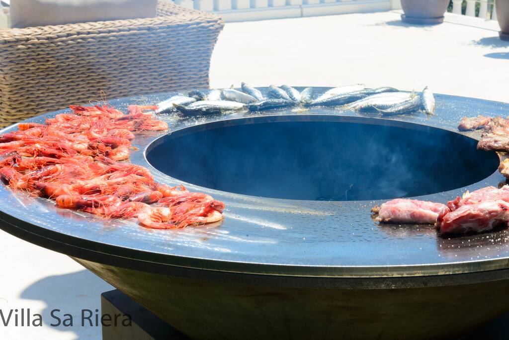 The incredible out door teppanyaki hot plate