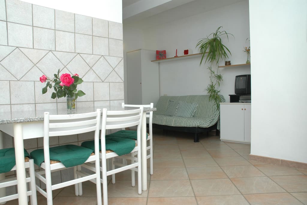 Salottino con divano letto - Living room with sofa bed
